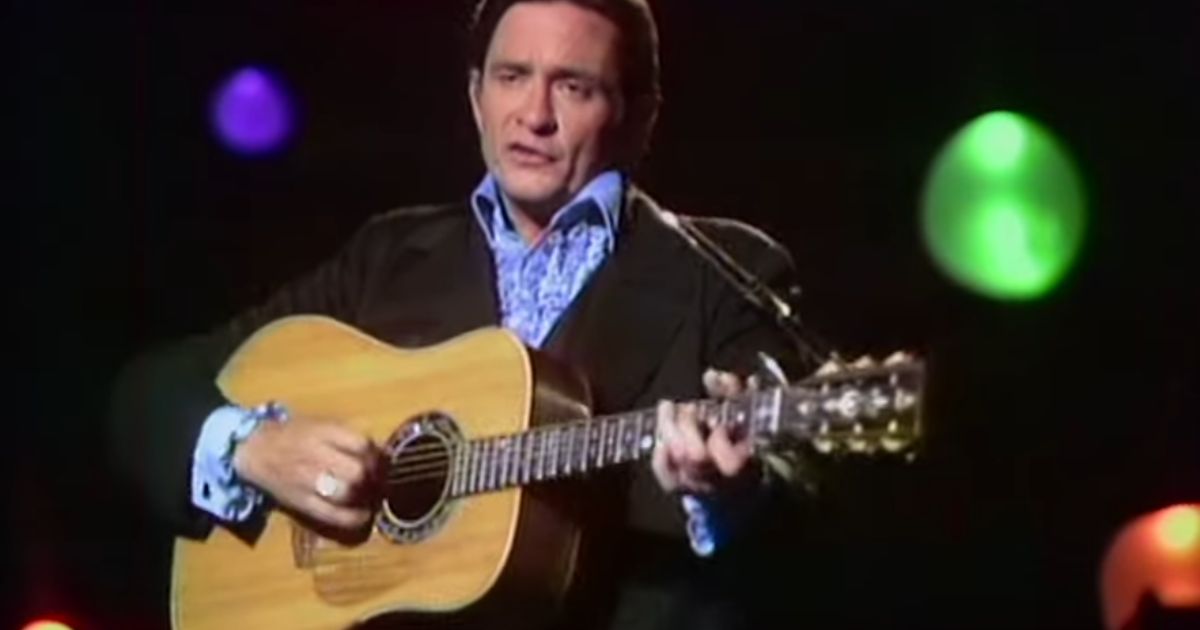 Johnny Cash – Ring of Fire