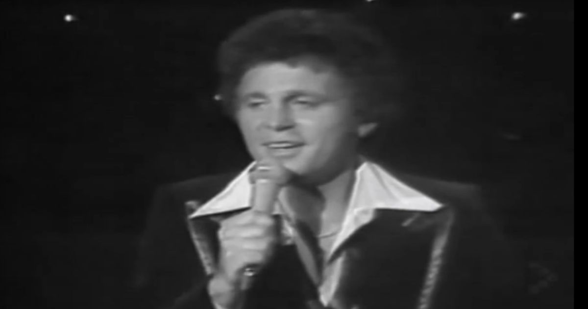 Bobby Vinton – Blue Velvet