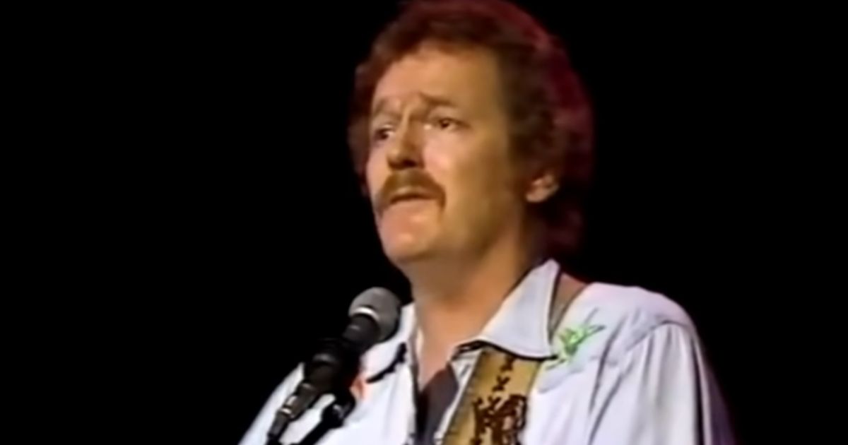 Gordon Lightfoot – The Wreck Of The Edmund Fitzgerald