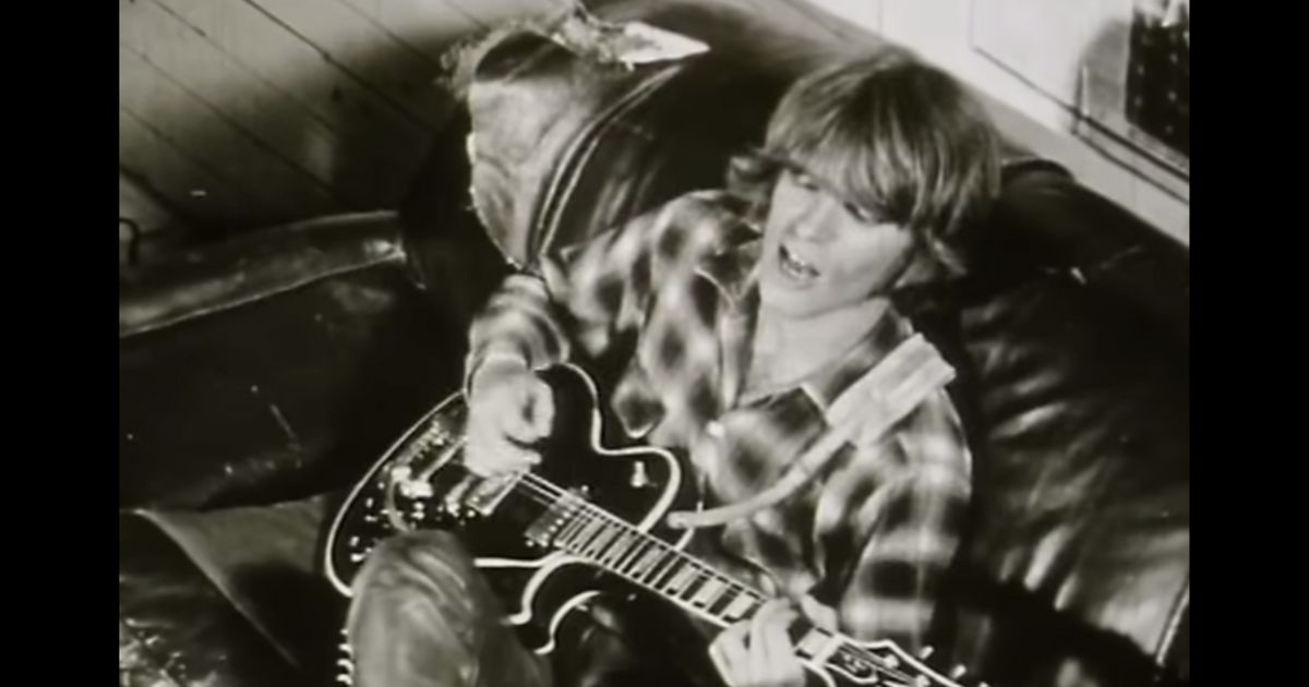 Creedence Clearwater Revival – Lookin’ Out My Back Door