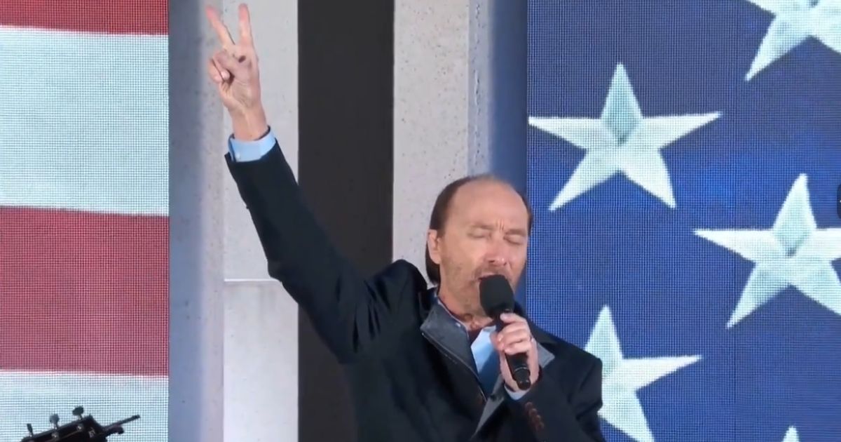 Lee Greenwood – God Bless the USA